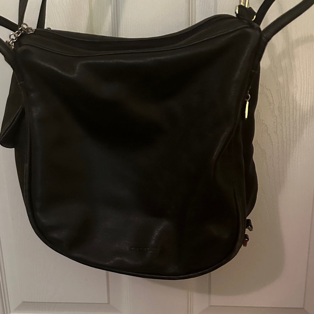 Elegant Black Leather Shoulder Bag